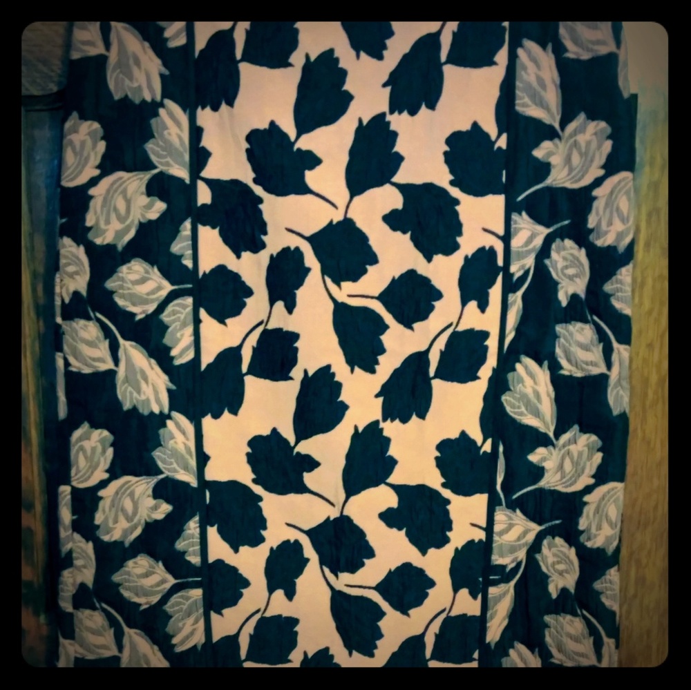Sz 8 Ann Taylor skirt